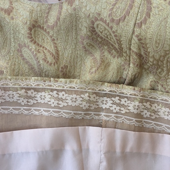 TRUE VINTAGE Gold Paisley 2PC Sheath & Jac… - Picture 9 of 10